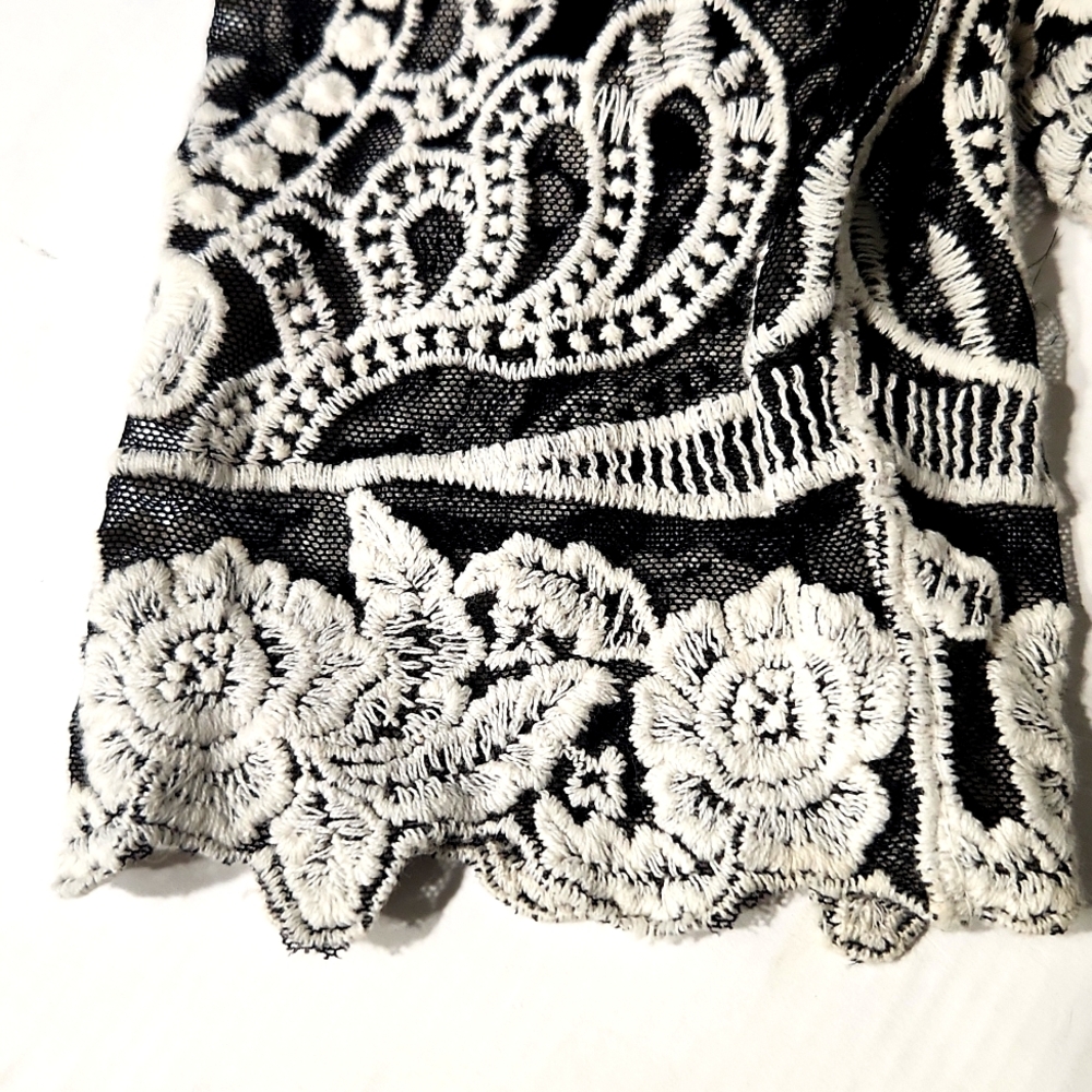 You Are Not Alone Embroidered Floral Lace Mesh Sheer Top Size Medium - Picture 4 of 11